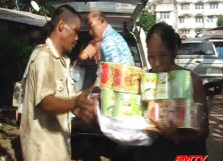 One lady accept some basic necessities from the councilor